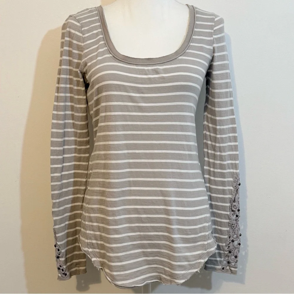 Free People Gray Stripe Crochet Lace Sleeve Long Sleeve — Top Medium - Picture 1 of 8